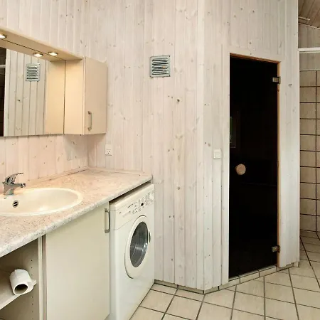 Holiday home 6 Person Holiday Home In Hejls-By Traum