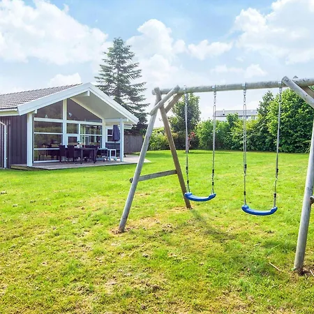 Three-Bedroom Holiday home in Hejls 7