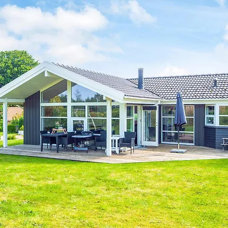 Three-Bedroom Holiday home in Hejls 7 *